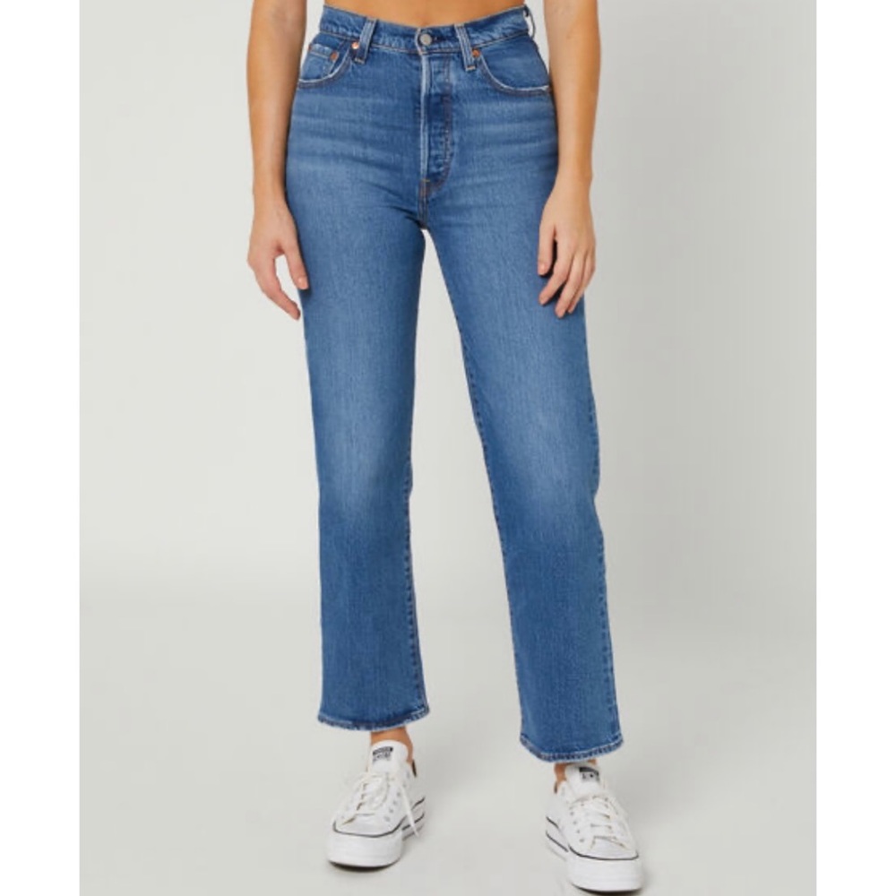 NWT Levi’s Premium Ribcage Straight Ankle Jeans (size 26)